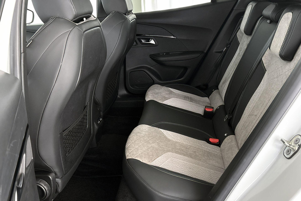 Peugeot e-2008 (N403GD) met abonnement