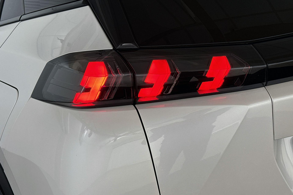 Peugeot e-2008 (N403GD) met abonnement