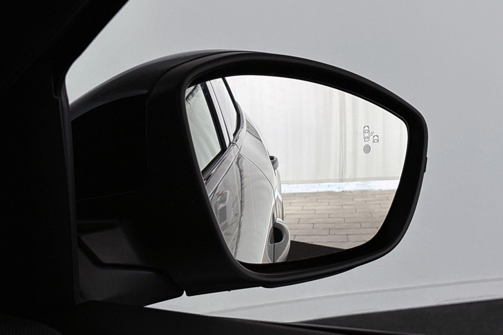 Peugeot e-2008 (N403GD) met abonnement