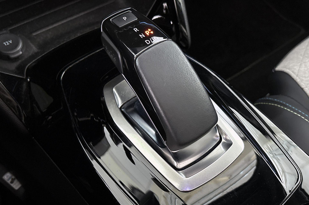 Peugeot e-2008 (N403GD) met abonnement
