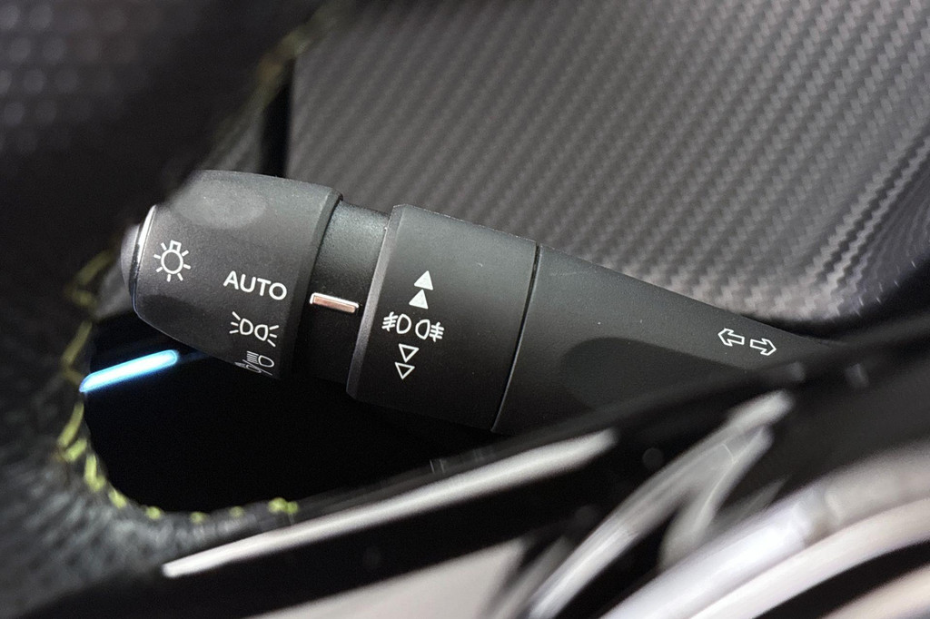 Peugeot e-2008 (N403GD) met abonnement