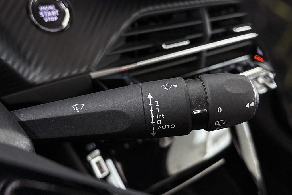 Peugeot e-2008 (N403GD) met abonnement