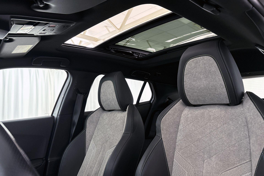 Peugeot e-2008 (N403GD) met abonnement