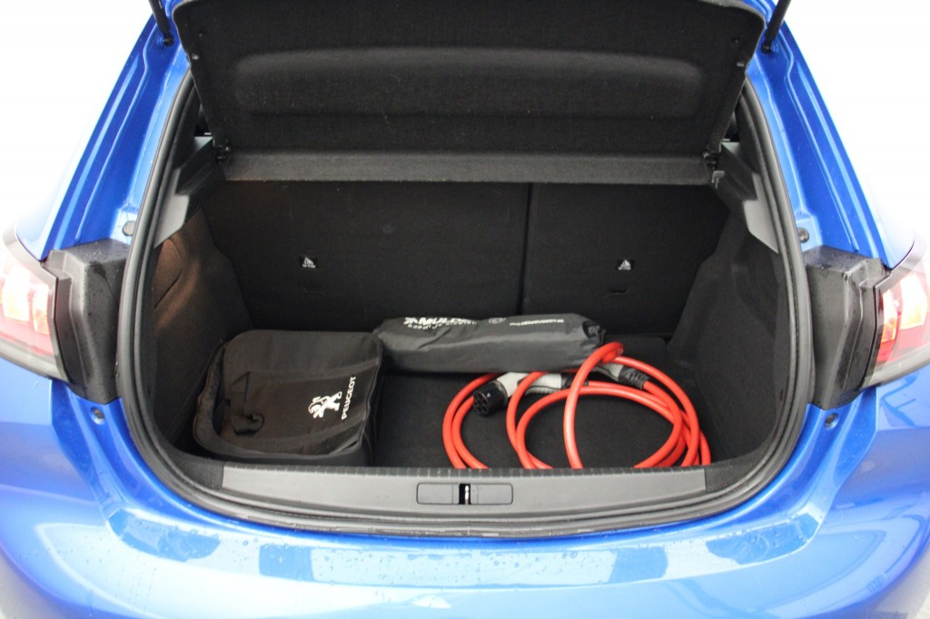Peugeot e-208 (N492BB) met abonnement