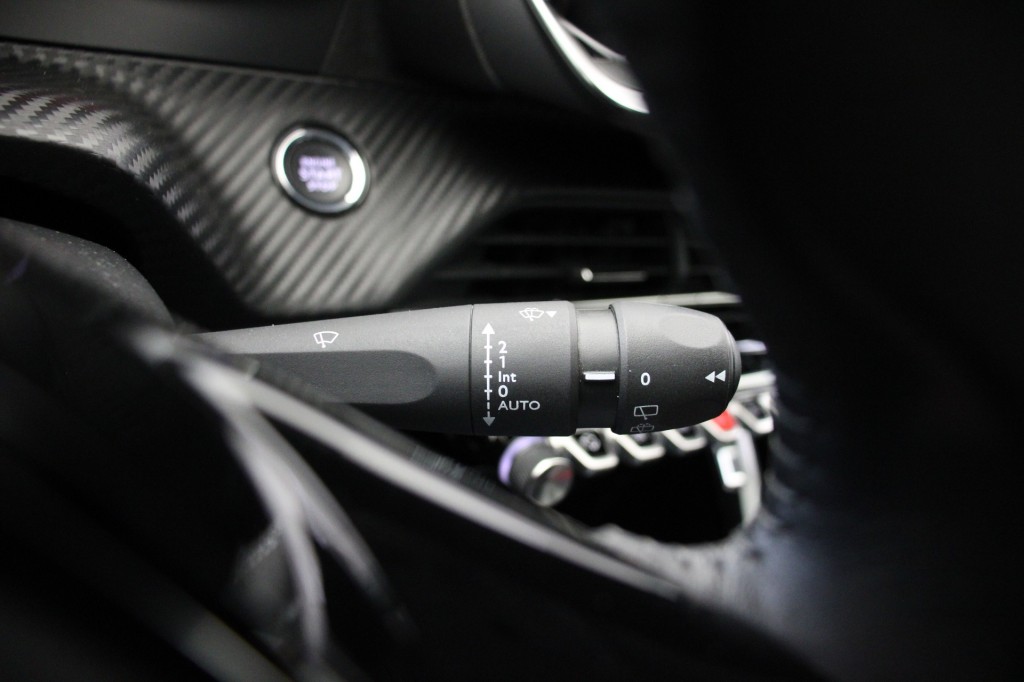 Peugeot e-208 (N492BB) met abonnement