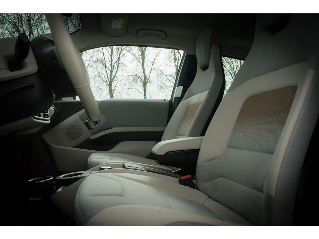 BMW i3 (XL752J) met abonnement