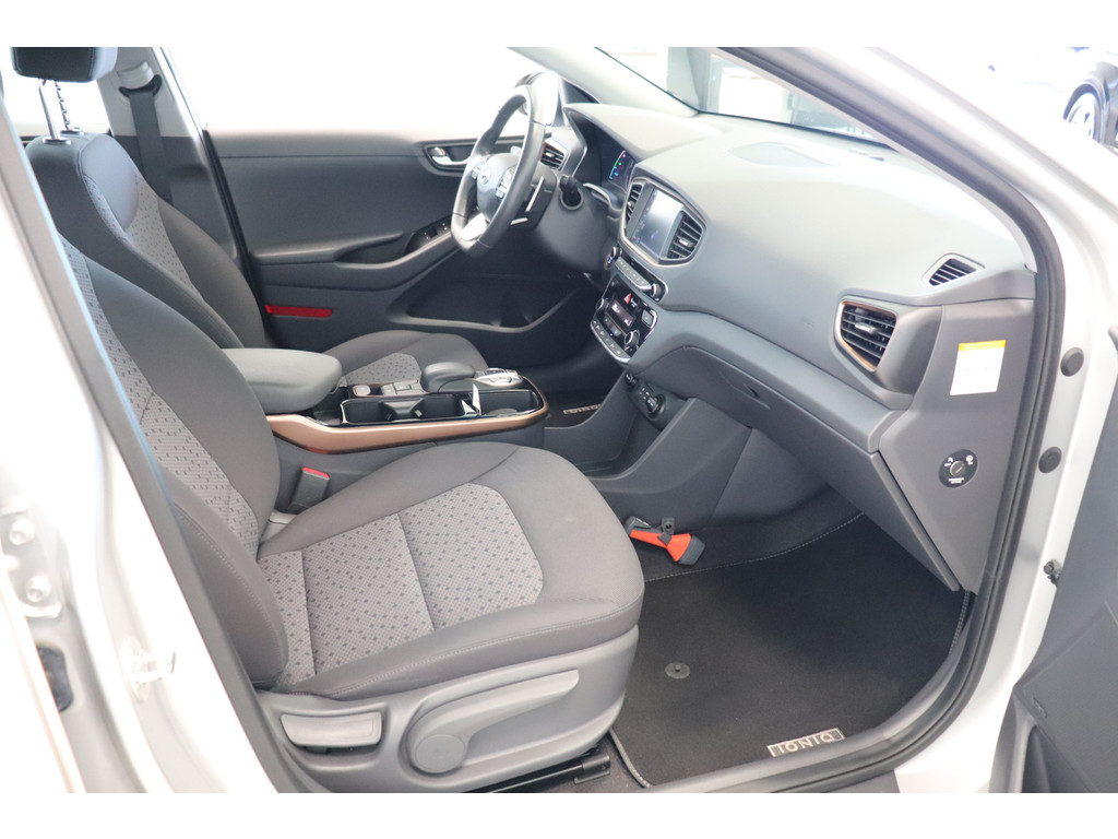 Hyundai IONIQ (ZT249L) met abonnement