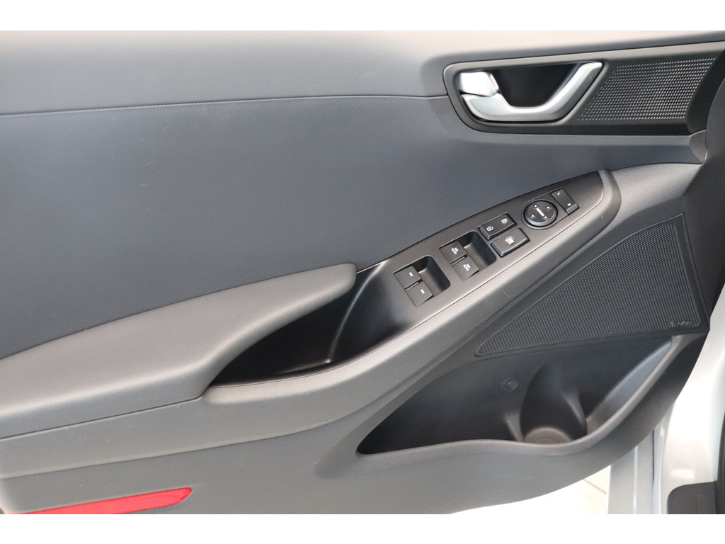 Hyundai IONIQ (ZT249L) met abonnement