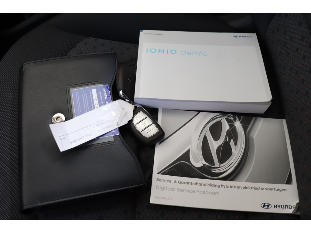 Hyundai IONIQ (ZT249L) met abonnement