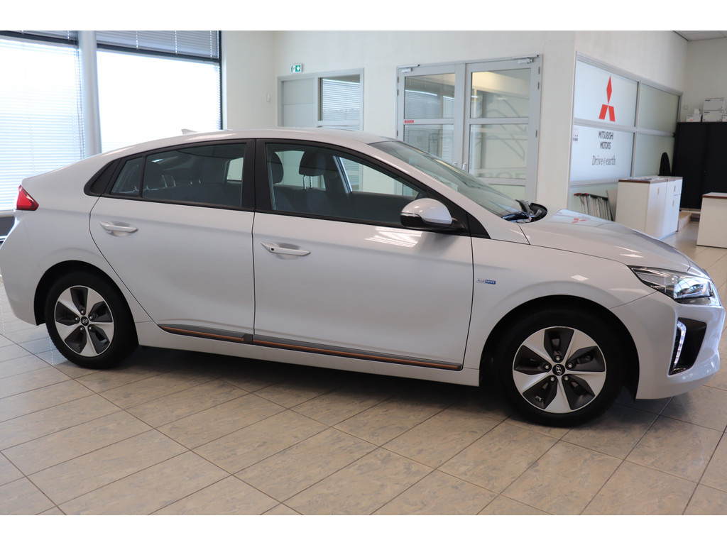 Hyundai IONIQ (ZT249L) met abonnement