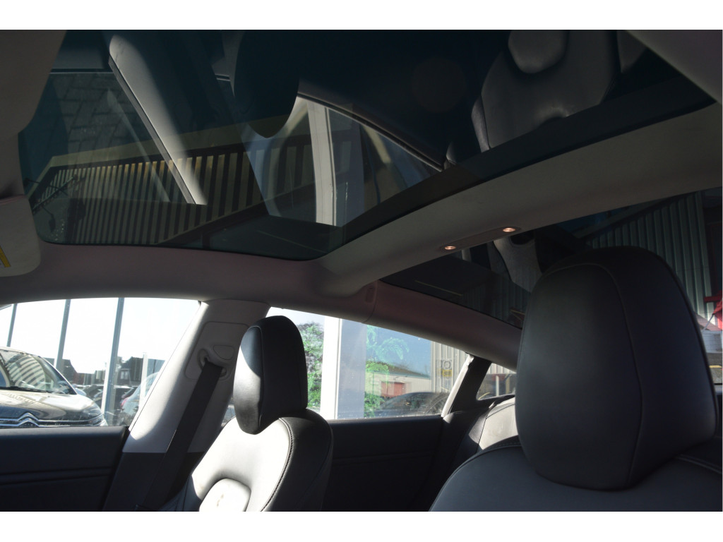 Tesla Model 3 (ZL633D) met abonnement