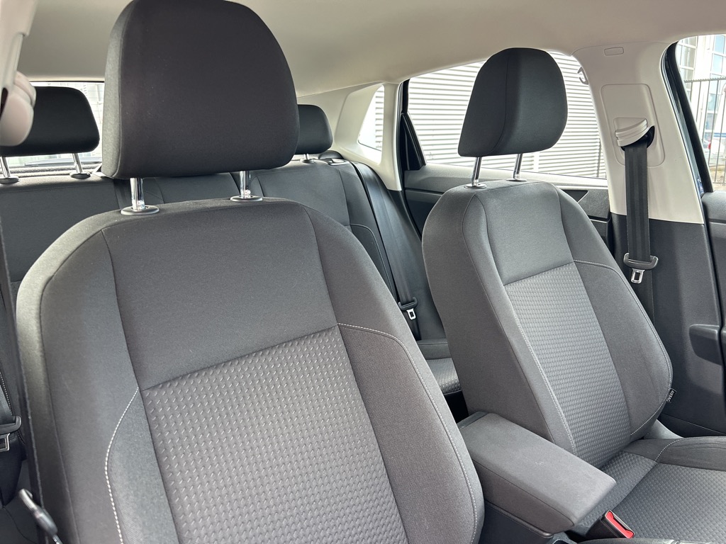 Volkswagen Polo (XR563B) met abonnement