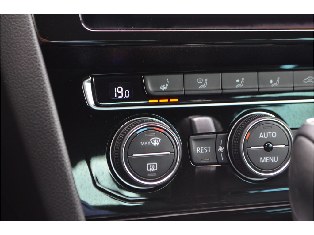 Volkswagen Passat (SZ384K) met abonnement