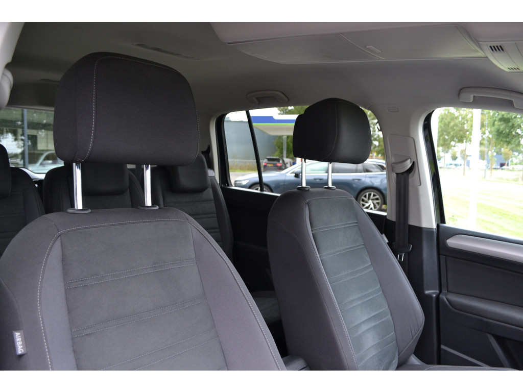 Volkswagen Touran (TB336V) met abonnement