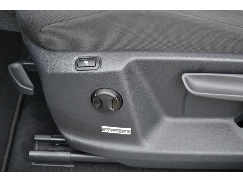 Volkswagen Touran (TB336V) met abonnement