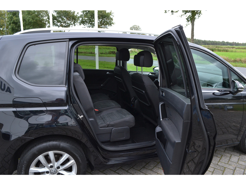 Volkswagen Touran (TB336V) met abonnement