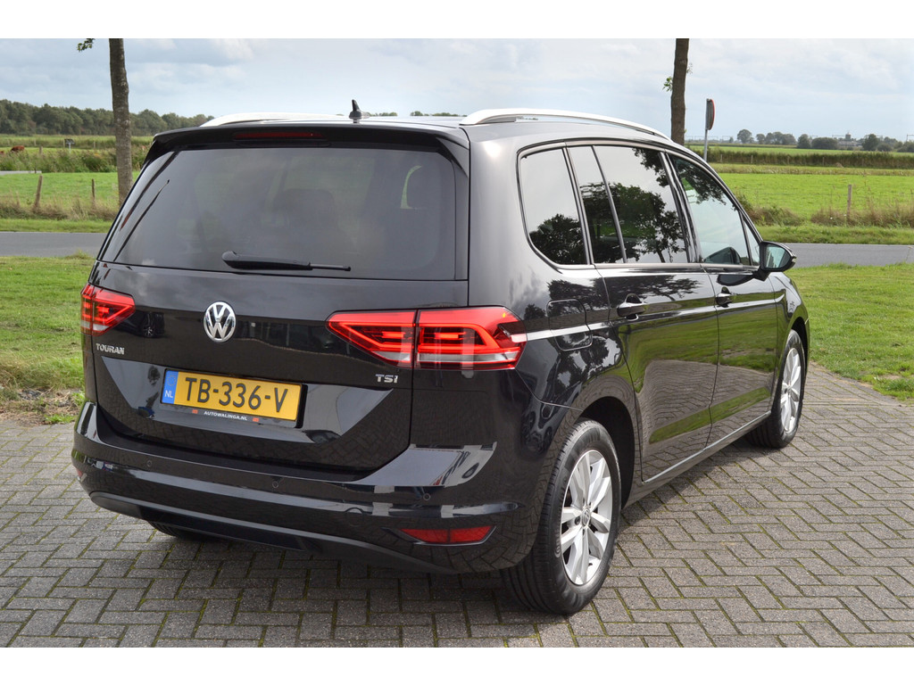 Volkswagen Touran (TB336V) met abonnement