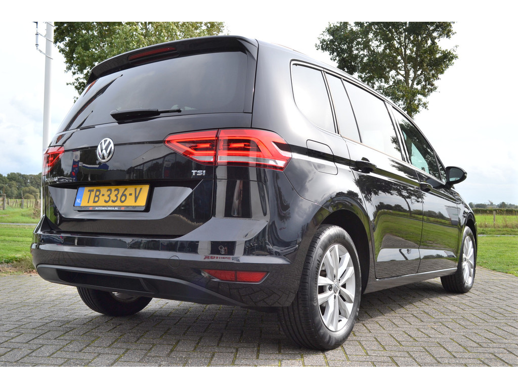 Volkswagen Touran (TB336V) met abonnement