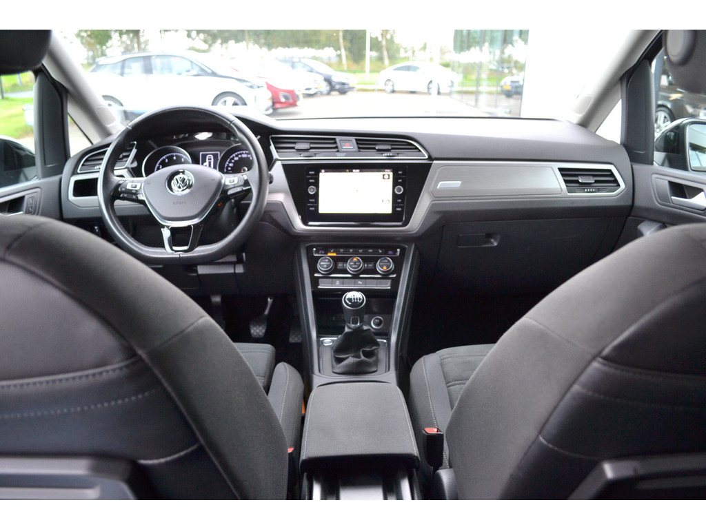Volkswagen Touran (TB336V) met abonnement