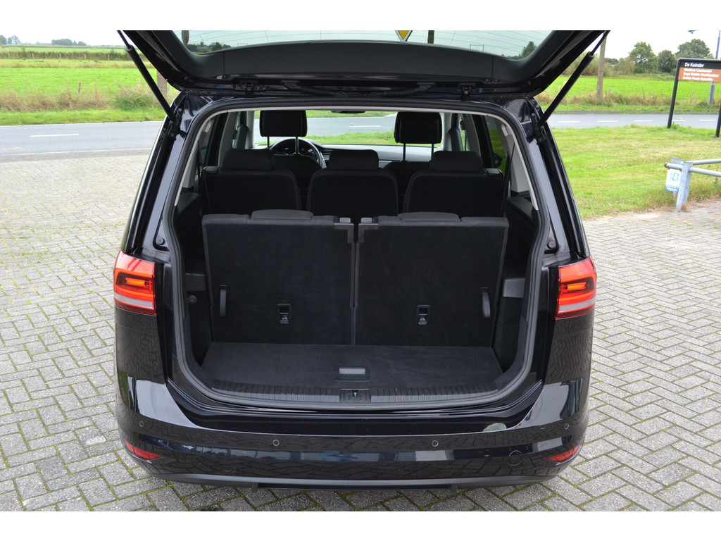 Volkswagen Touran (TB336V) met abonnement