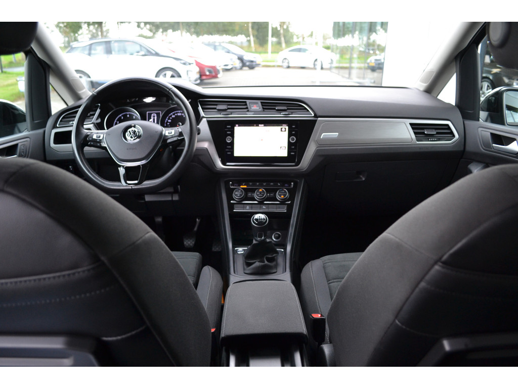 Volkswagen Touran (TB336V) met abonnement