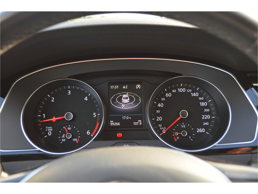 Volkswagen Passat (T899NR) met abonnement