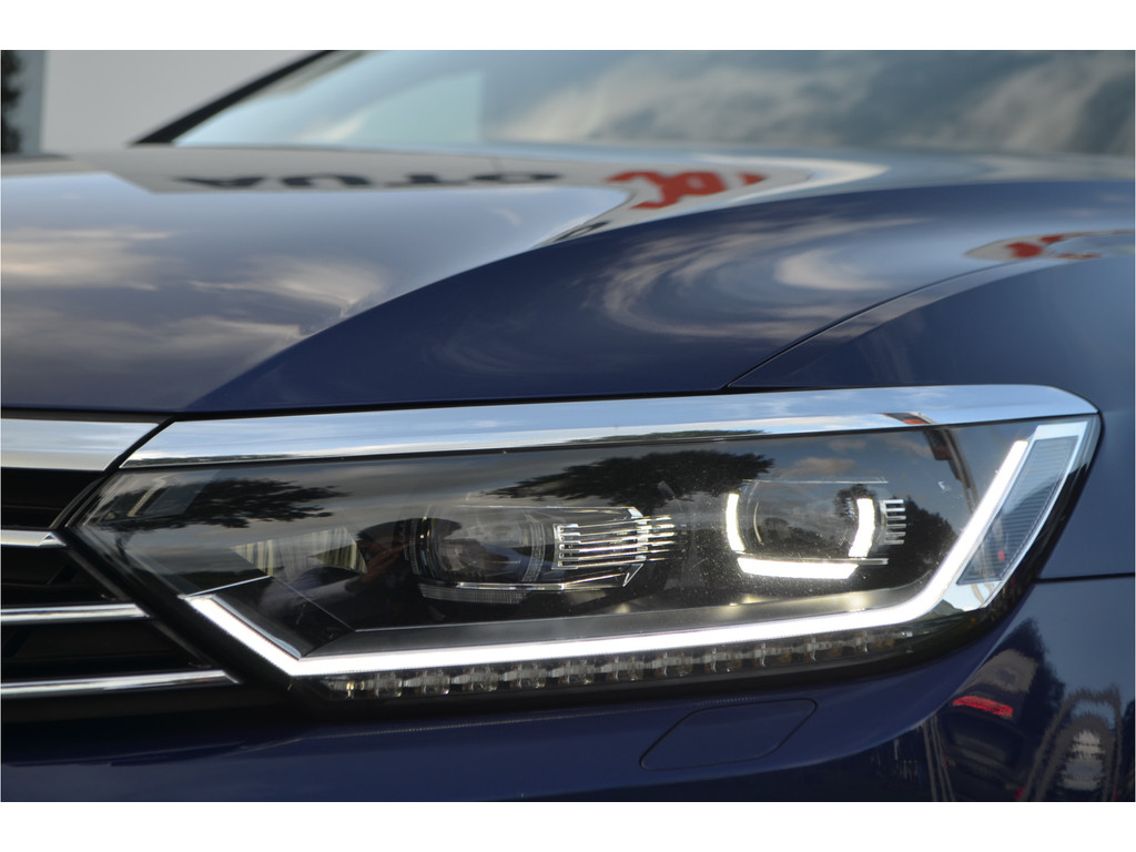 Volkswagen Passat (T899NR) met abonnement