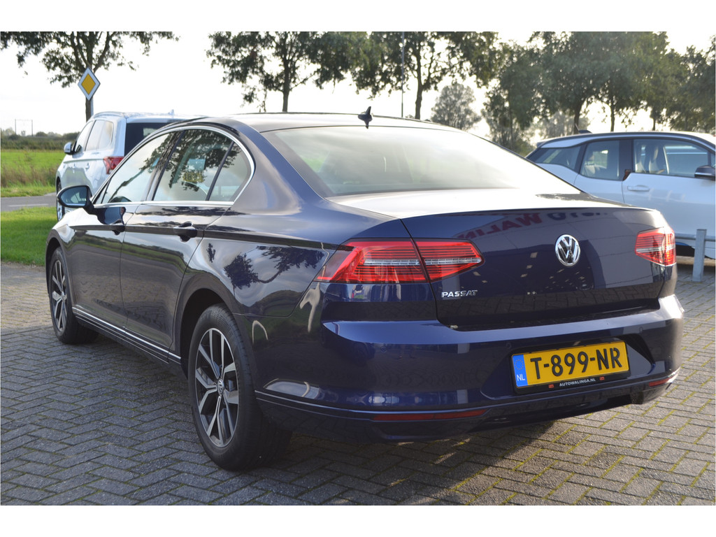 Volkswagen Passat (T899NR) met abonnement