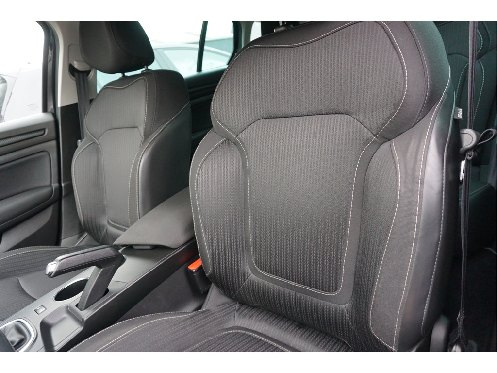 Renault MEGANE Estate (TG668F) met abonnement